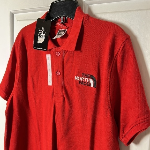 THE NORTH FACE RED SHORT SLEEVE POLO  SHIRT !WANDER POLO ,PTP 20” ,sz Sm men - Picture 3 of 9
